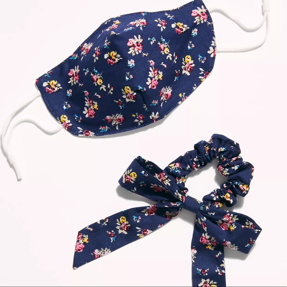FREE PEOPLE Mask & Bow Floral Pack scrunchie navy
